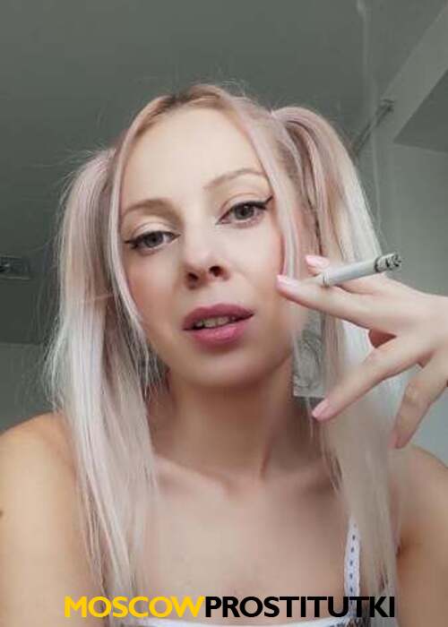  Аня