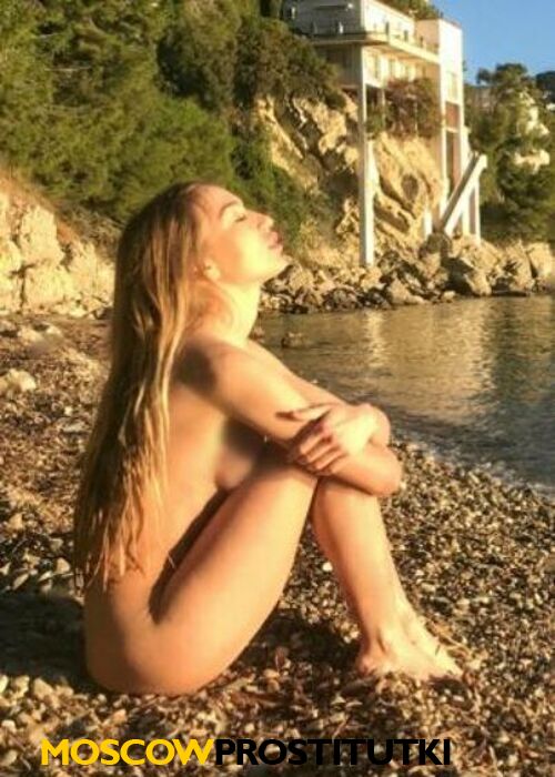  Нина