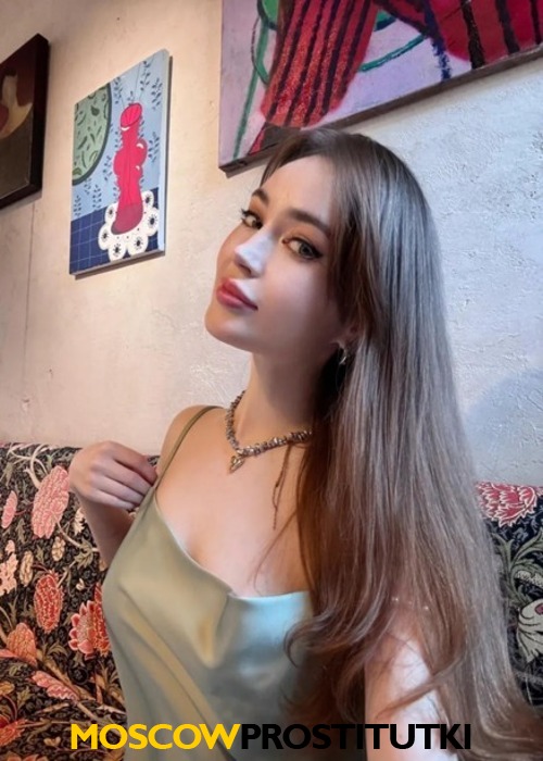  Аня Мур