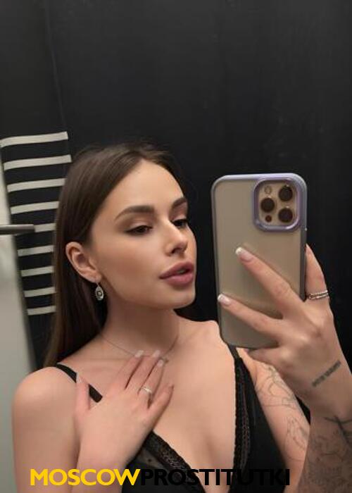  Анна