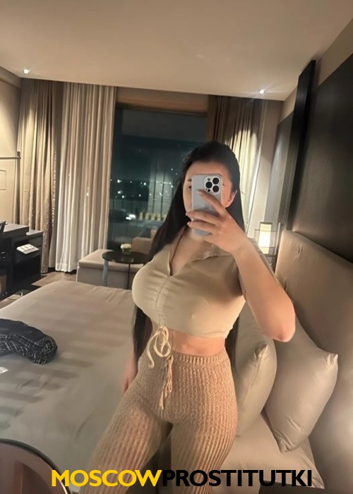  Алина