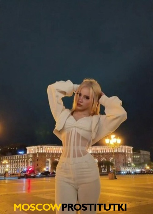  Юля