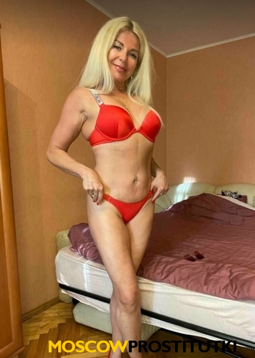  Анна