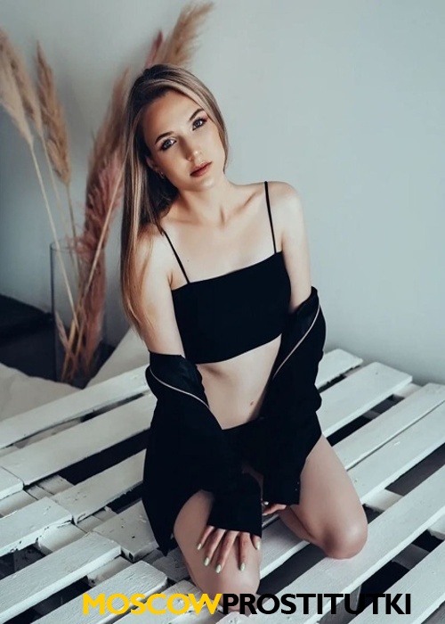  Аня