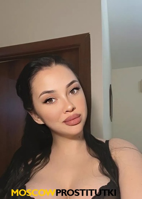  Алина